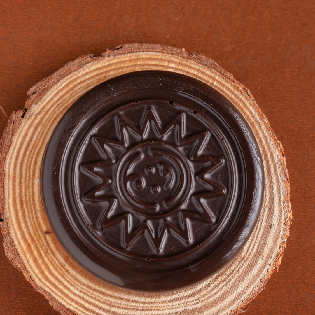 Crisp tea biscuit coated with silky chocolate